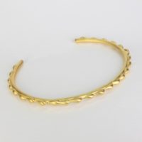 an18k bracelet for petite size women.This yellow gold bracelet is made locally in NYC and can be worn as a single or double stackable bracelet. This Fine Jewelry Collection is sold on Ezzykaia’s online boutique.